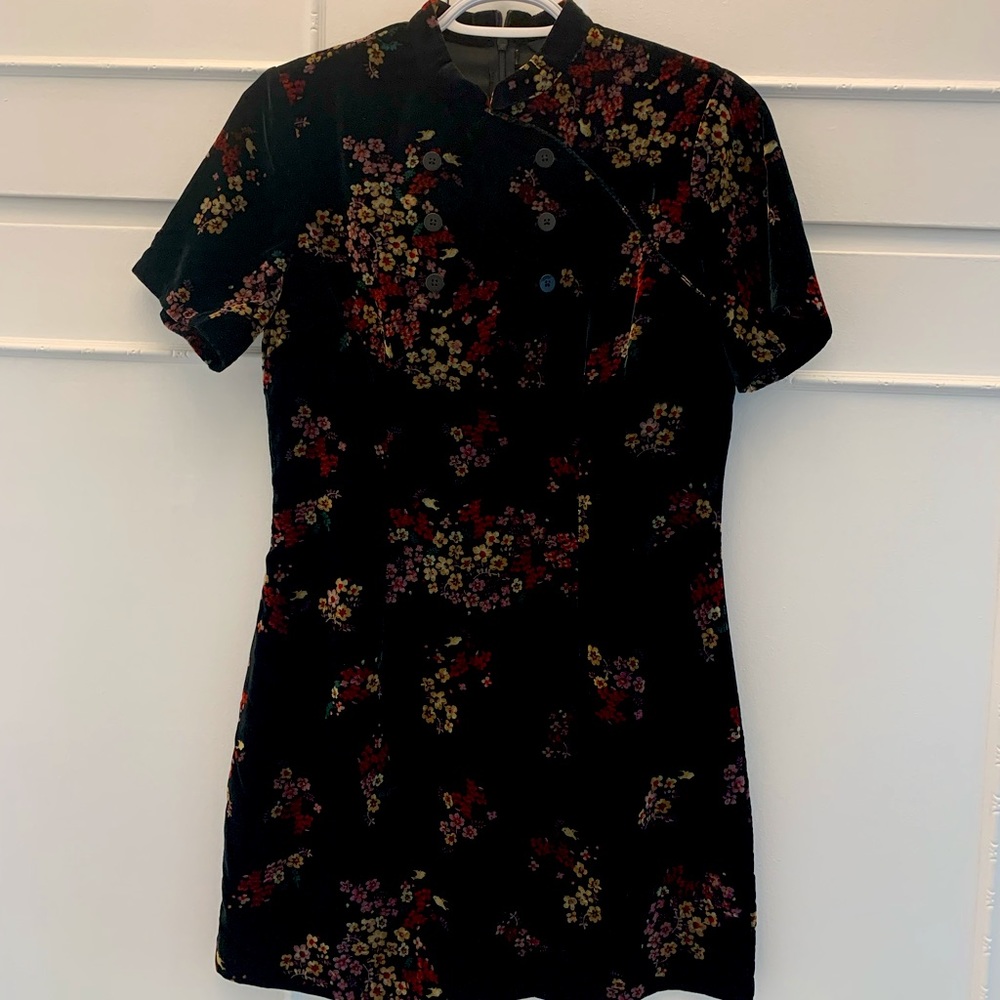 Beautiful crushed velvet dress. New with tags!